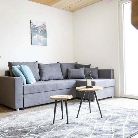 Chasa Chamuotsch Apartment *