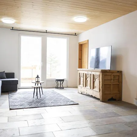 Chasa Chamuotsch Apartment
