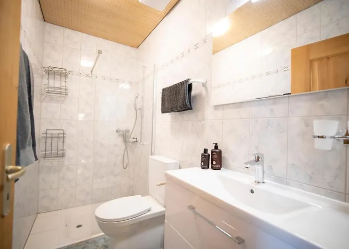 Chasa Chamuotsch Appartement Sent